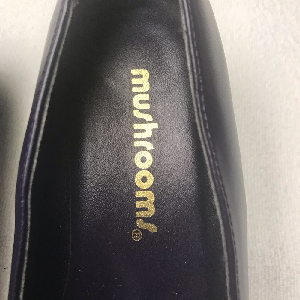 Shoe - Picture 2 of 4